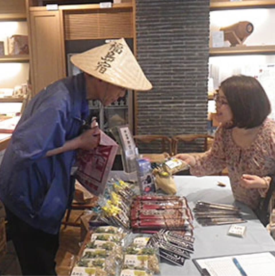 画像:マルシェでの販売