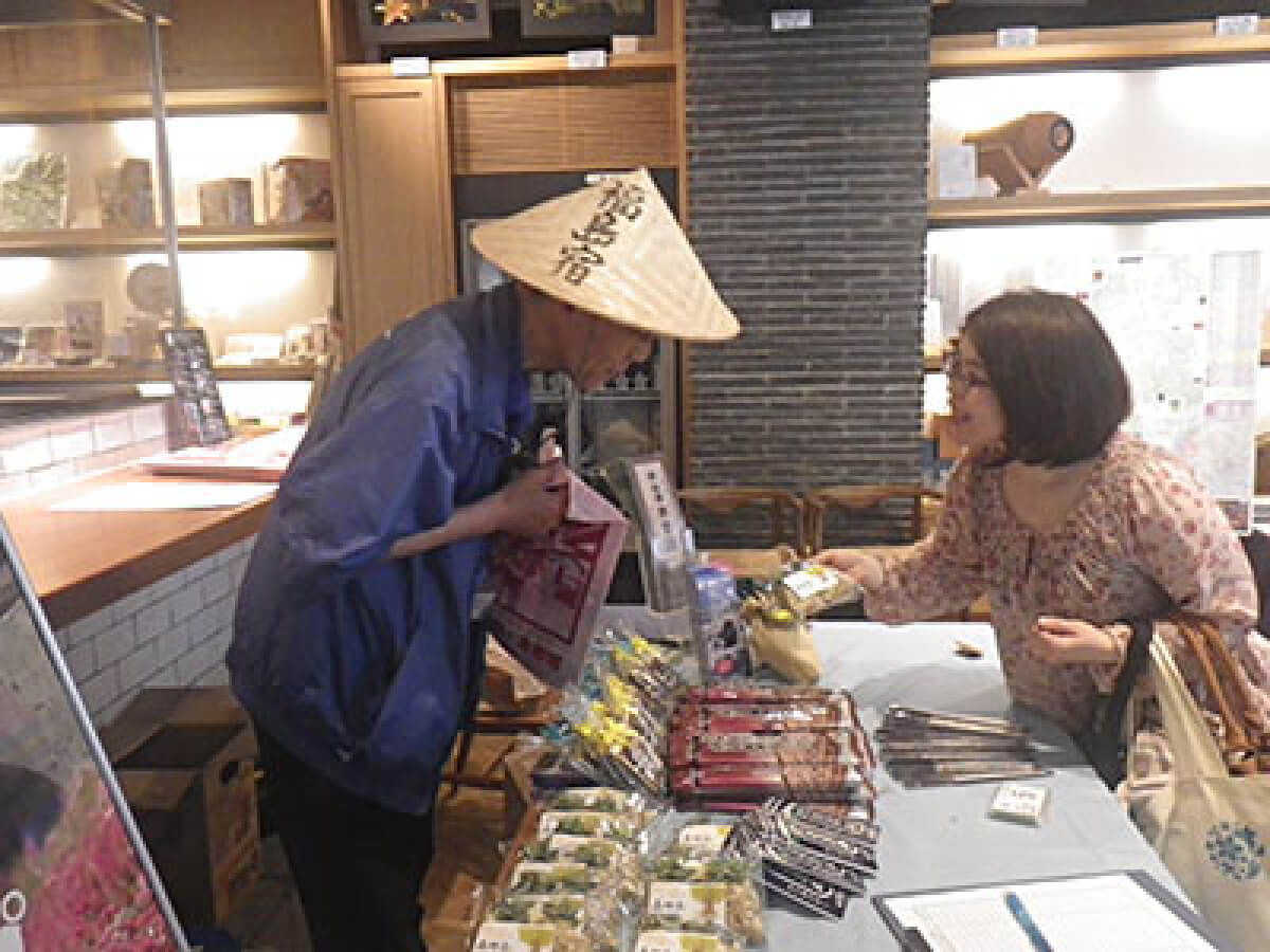 画像:マルシェ・物販