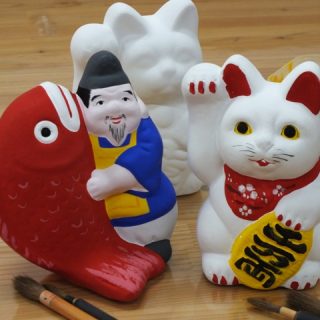 信州中野の「土びな」を代表する2人の人形師が銀座NAGANOに登場。3月31日・4月1日の「ひな市」でしか購入できない作品が当たる抽選会も開催します！
