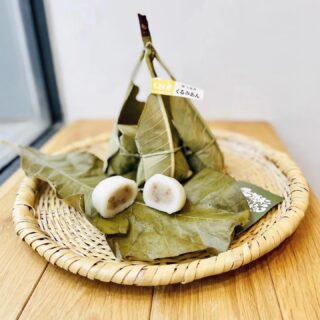 季節の郷土菓子「朴葉巻き」入荷のお知らせ