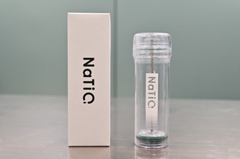 「swee」に先駆け2018年に販売開始した携帯型水道水用浄水ボトル「NaTiO（ナティオ）」。エコで持ち運びも簡単